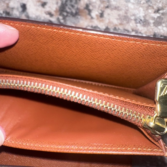 Louis Vuitton Monogram Alexandra Wallet EUC - Picture 11 of 15